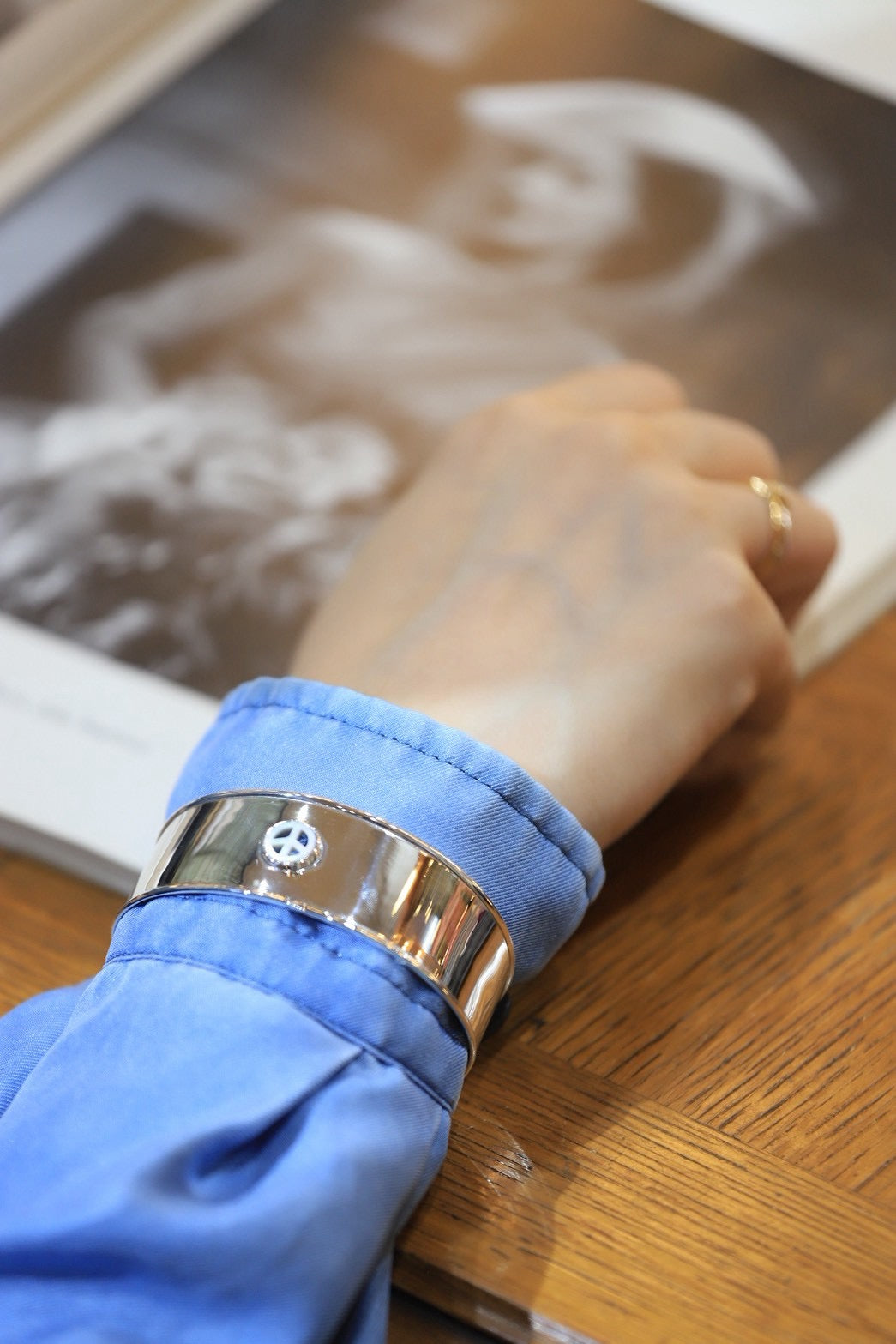 PEACE INLAY SILVER BANGLE SILVER
