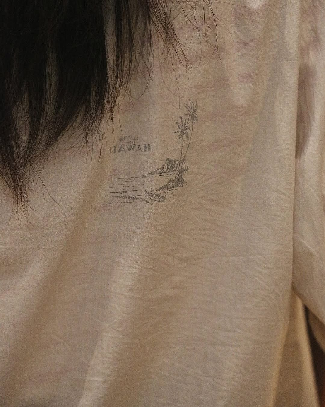 ROLL UP CHAMBRAY SHIRT