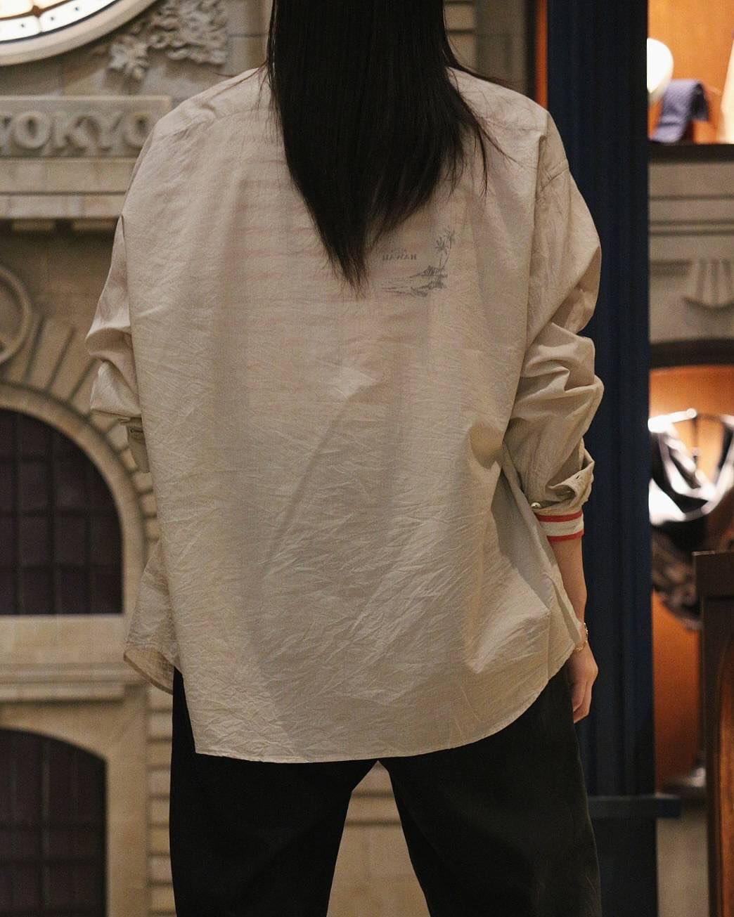 ROLL UP CHAMBRAY SHIRT