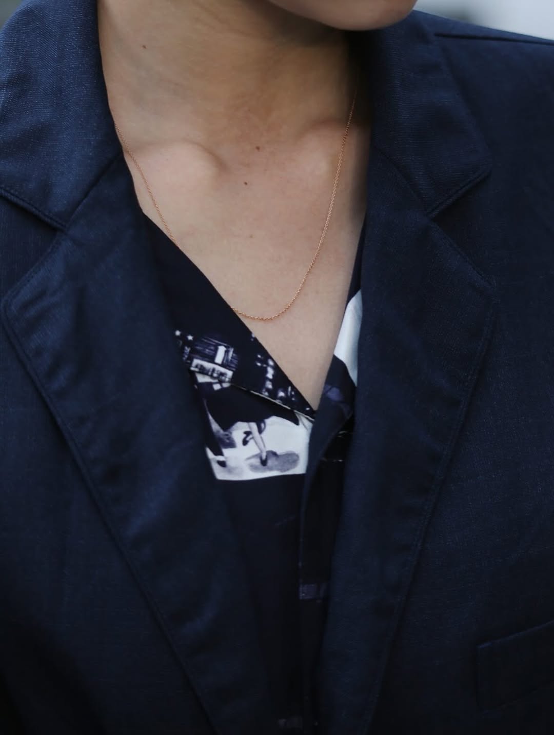 GOLD NEEDLE NECKLACE