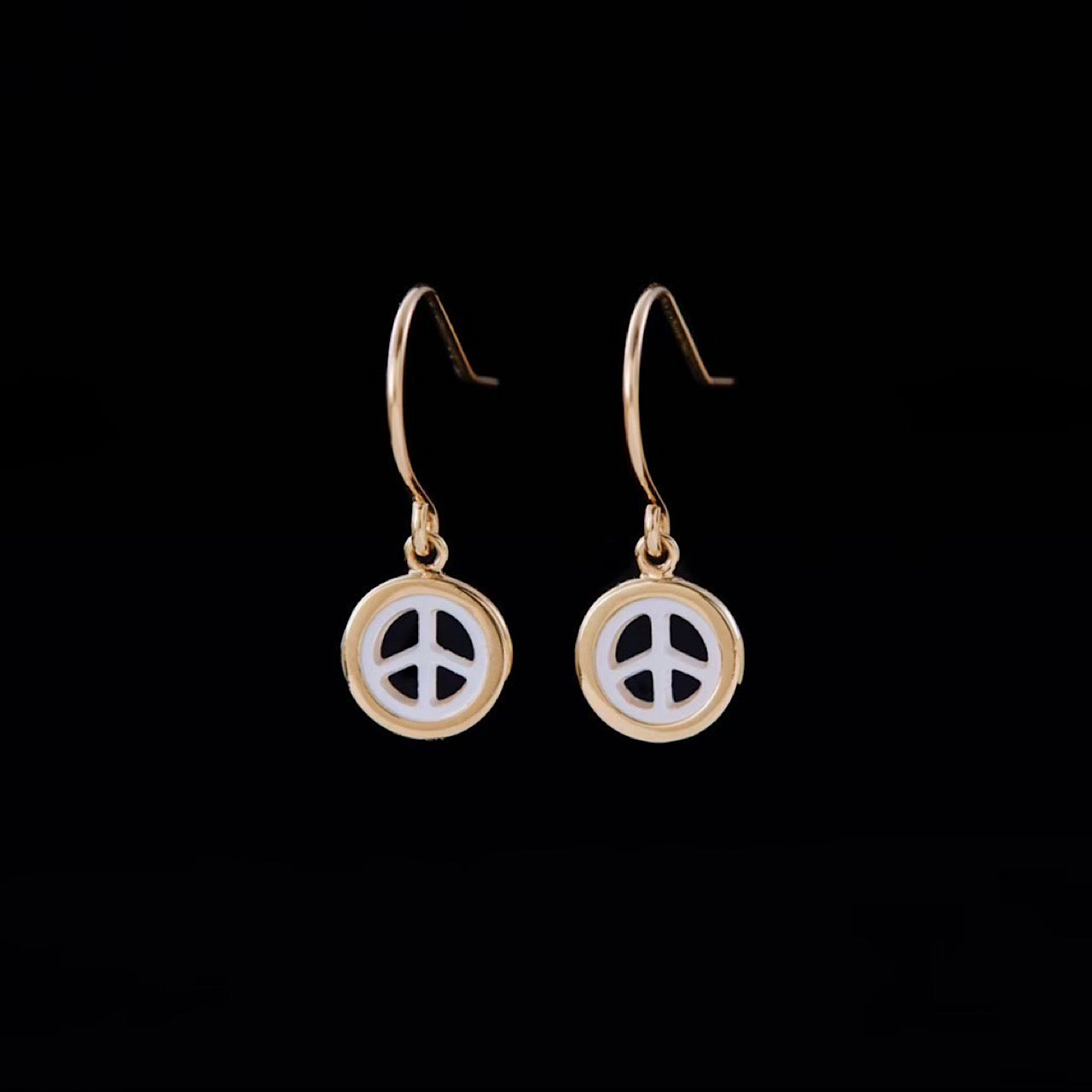 PEACE SHELL GOLD EARRINGS（ピース シェル ゴールド イヤリング