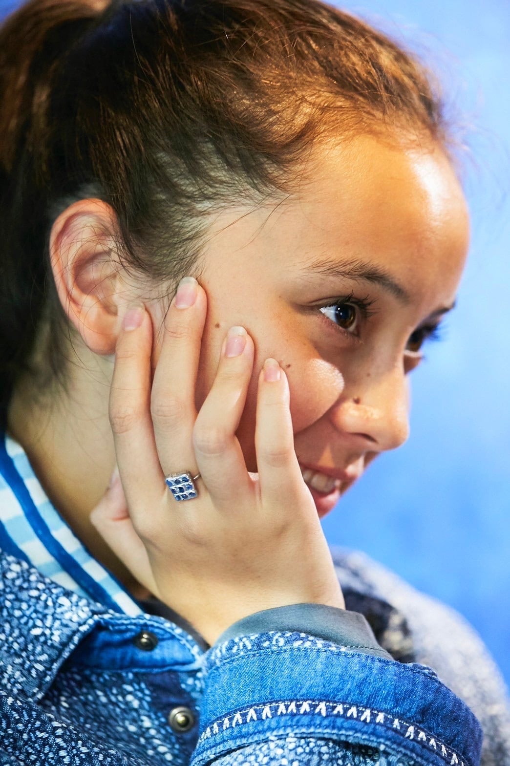 BLUE SAPPHIRE PLATINUM RING "NAVARATNA"