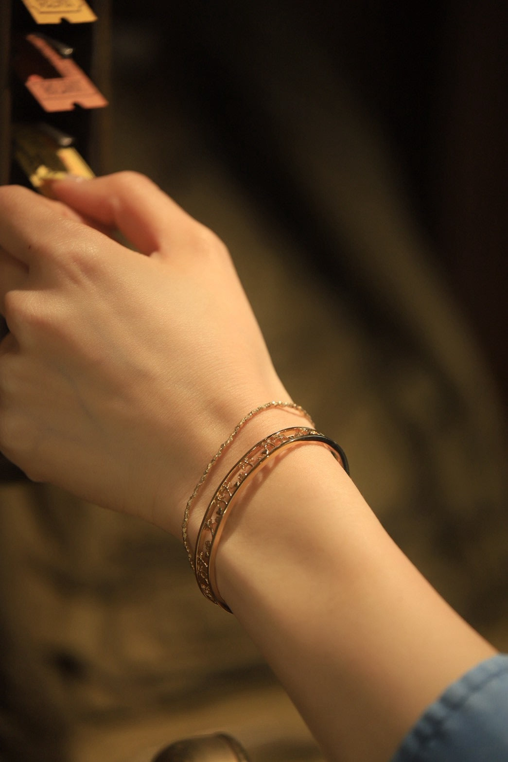 KAHIKO GOLD BANGLE (NEEDLE)（カヒコ ゴールド バングル（ニードル