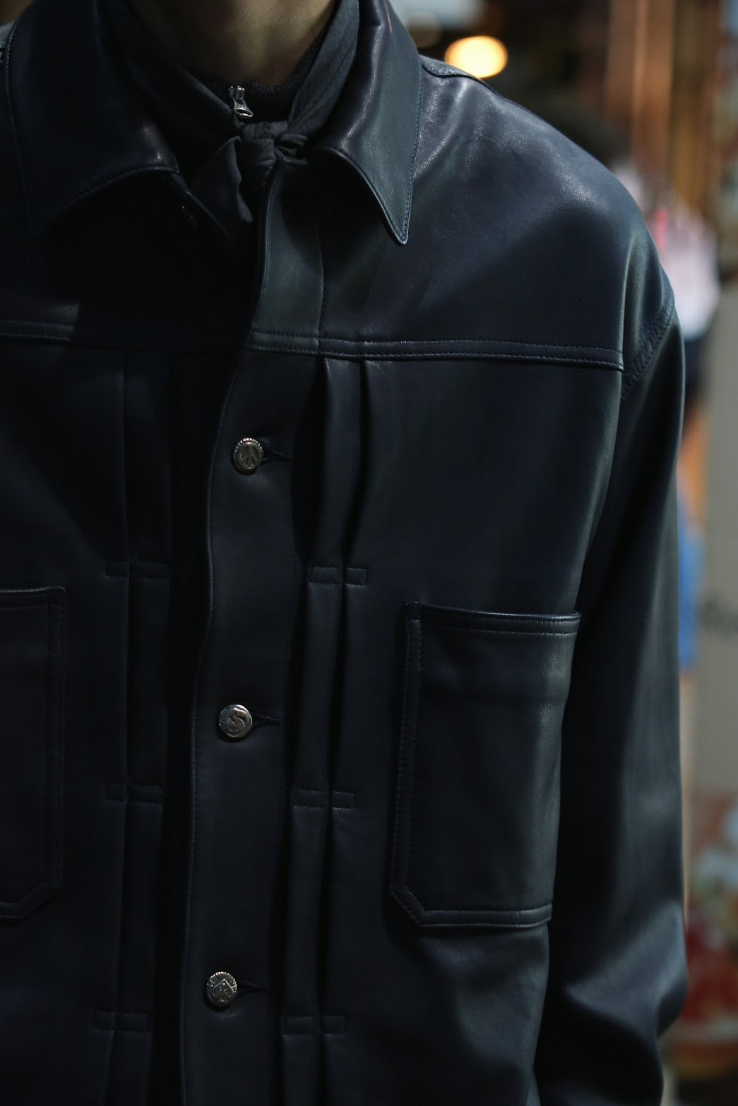 LEATHER JACKET W / SILVER BUTTONS (ENTREFINO)