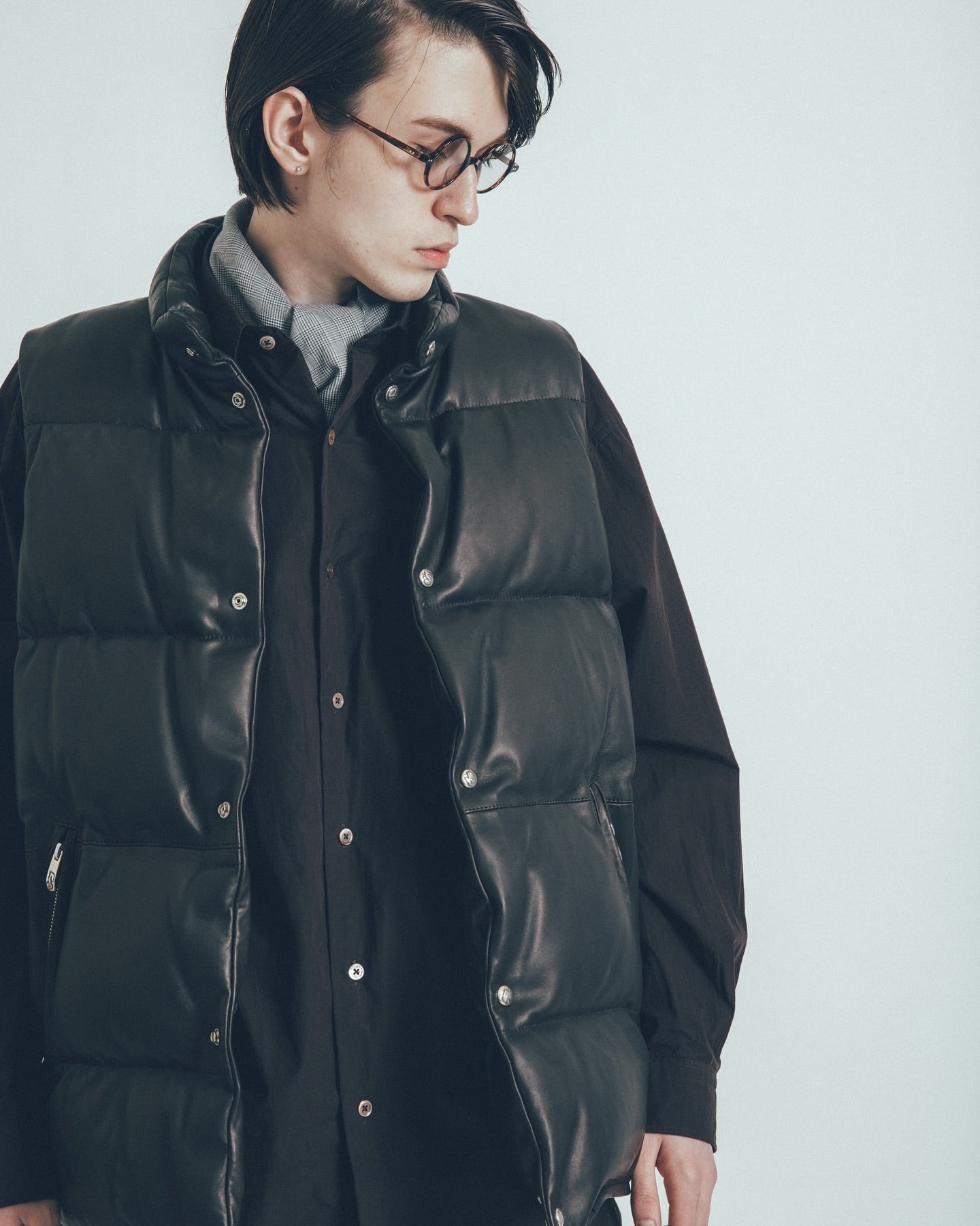 LEATHER DOWN VEST W/LOVE & PEACE SILVER (ENTREFINO)