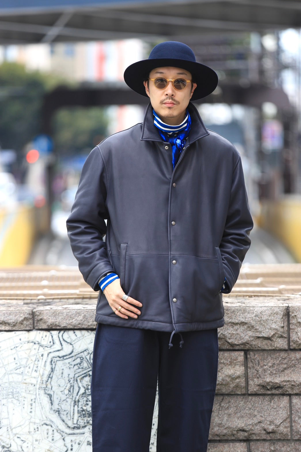 LEATHER COACH JACKET W / LOVE & PEACE SILVER (ENTREFINO)