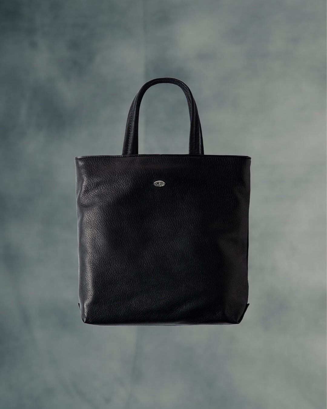 LEATHER MINI TOTE BAG W / SILVER CHARM