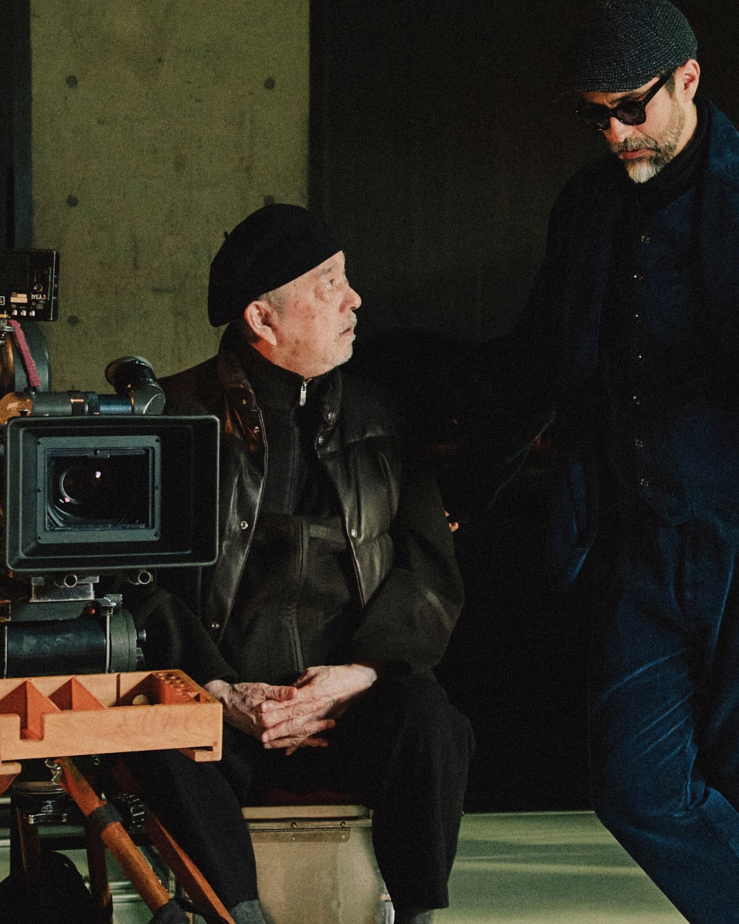 LEATHER SUEDE ZIP UP JACKET W / SILVER ZIPPER (ENTREFINO)