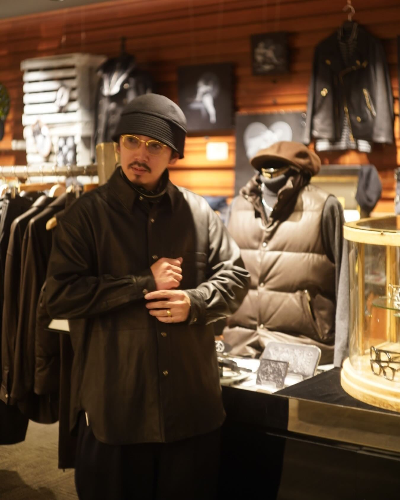 LEATHER SHIRT W/SILVER BUTTONS (ENTREFINO)