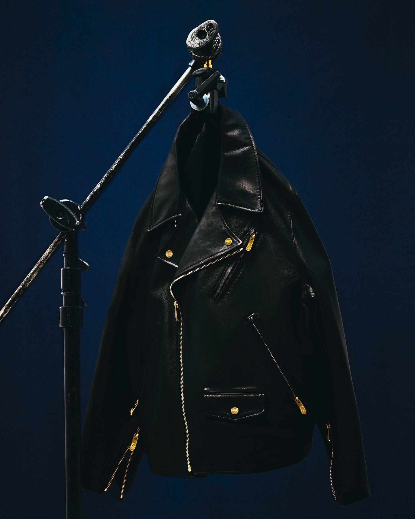 PC RIDERS JACKET W / LOVE & PEACE GOLD