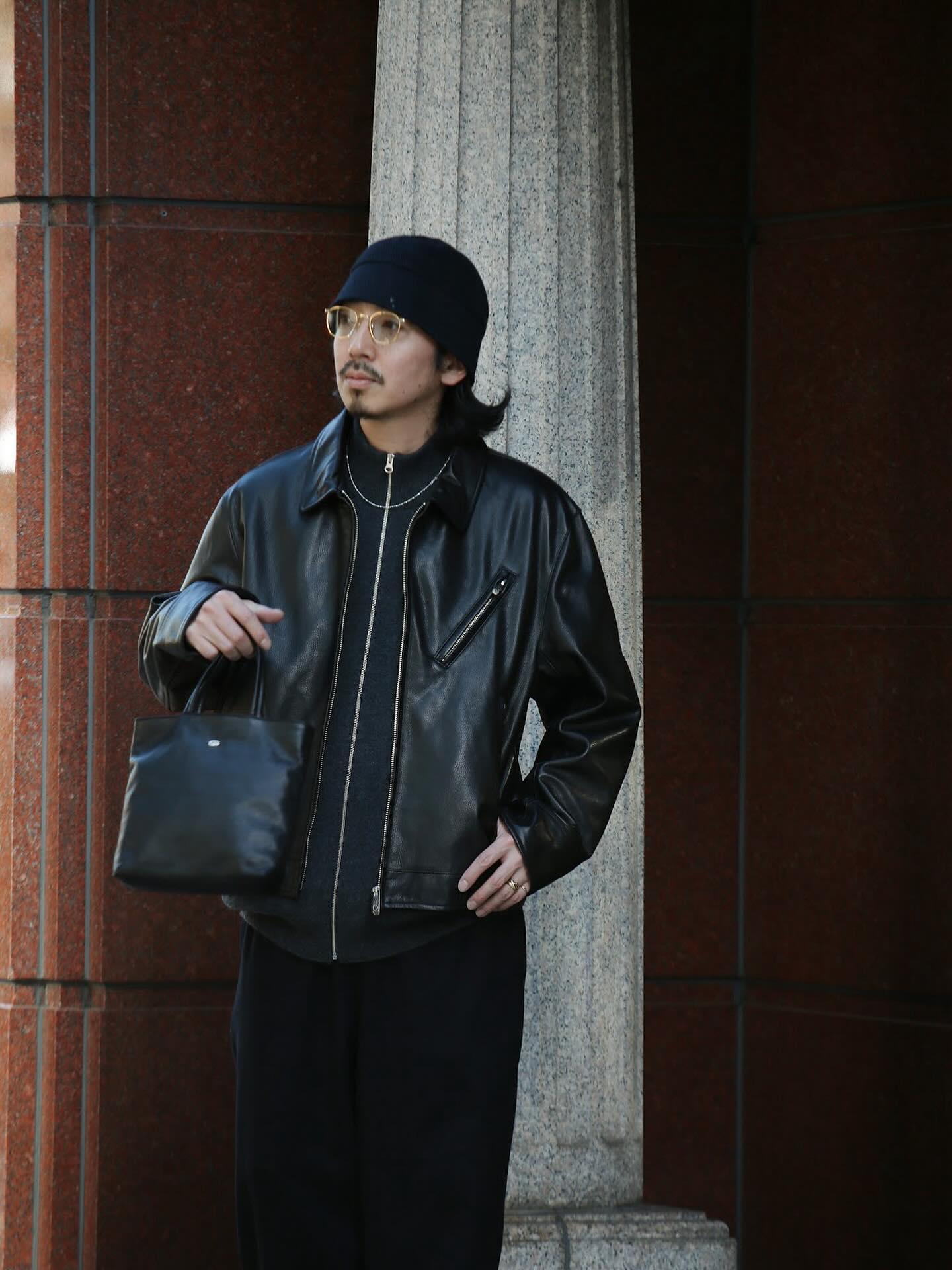 LEATHER MINI TOTE BAG W / SILVER CHARM