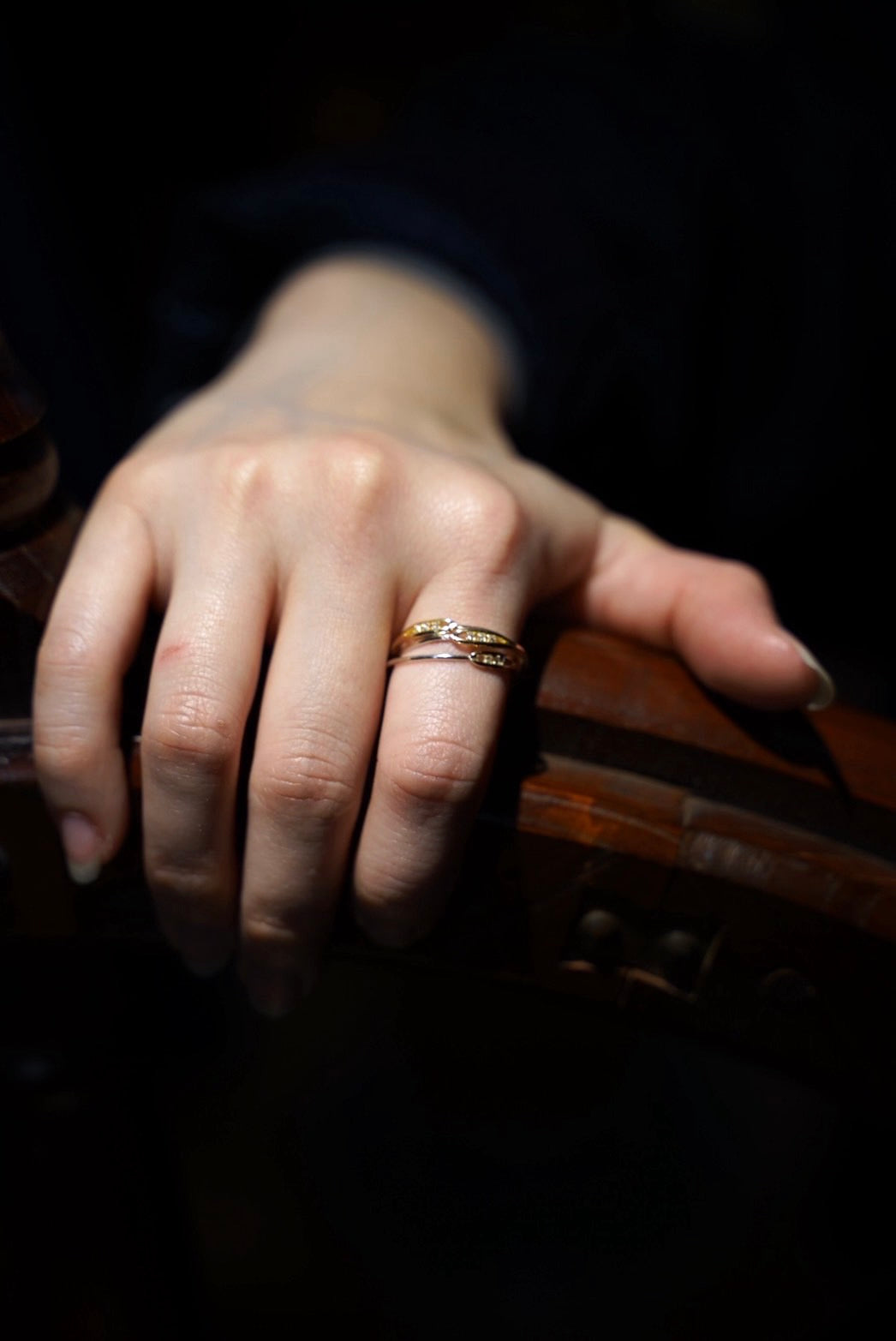 NEEDLE TRIPLE RING W / DIAMONDS